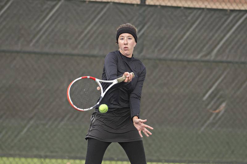 Sycamore's Ella Sharp faces off with Sterling's Lexi Rodriguez in the semi-finals in Rochelle.