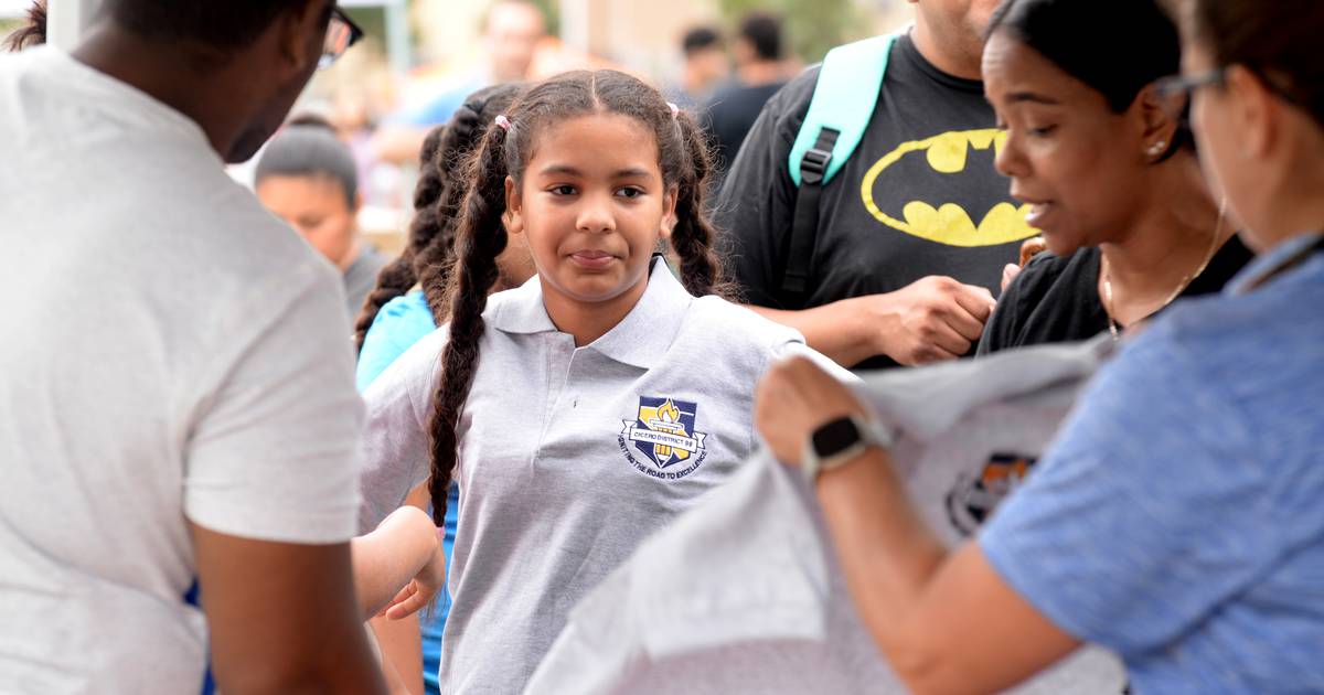 Photo Gallery: Back to School fair for Cicero District 99 Shaw Local