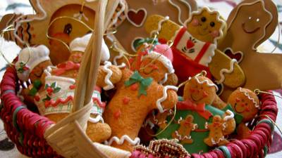 Looking for tasty holiday favorites without the fuss?  Local bakers, chefs and caterers have you covered