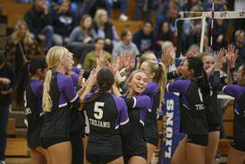 Kelley Crowley, Downers Grove North keep their calm, hold off Downers Grove South to reach sectional final