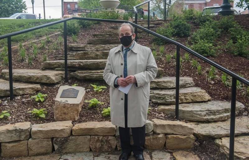 Marvin Miller representing  America in Bloom and the CN Railway, attended the dedication of the new Illinois and Michigan Canal Gateway Gardens on May 19 in Lockport.