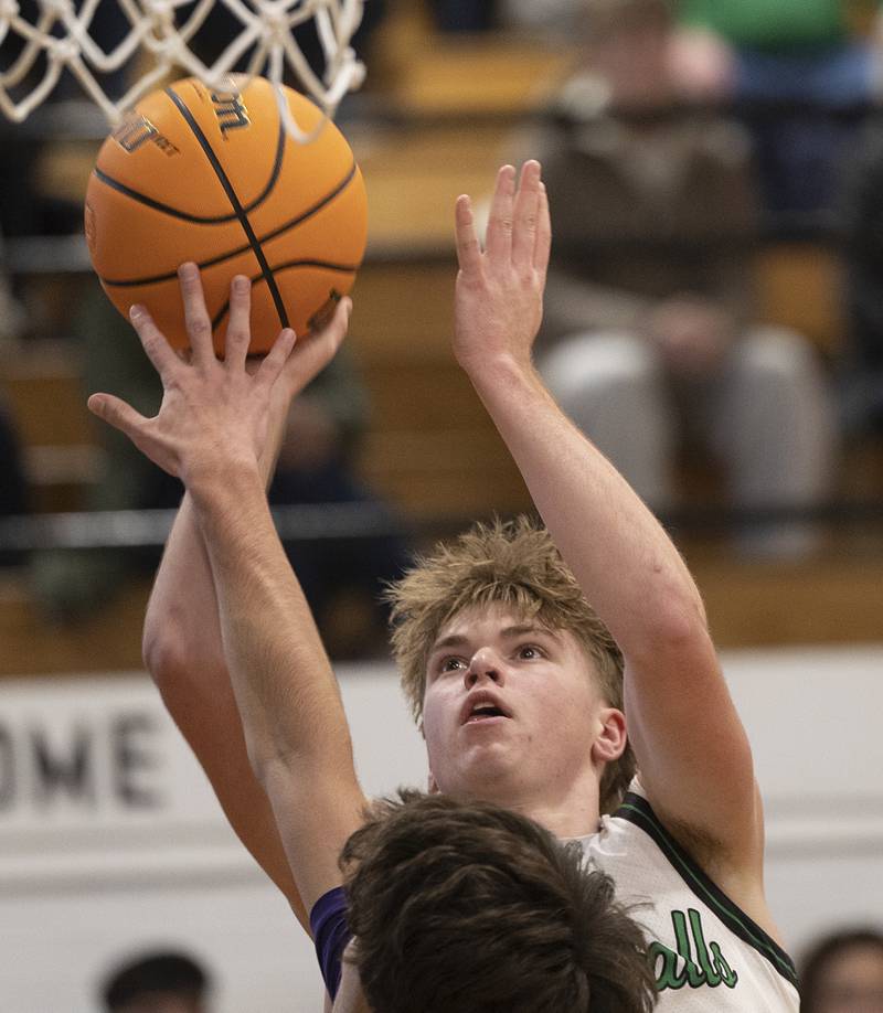Rock Falls’ Cole Heald puts up a shot against Mendota Monday, Dec. 15, 2025.