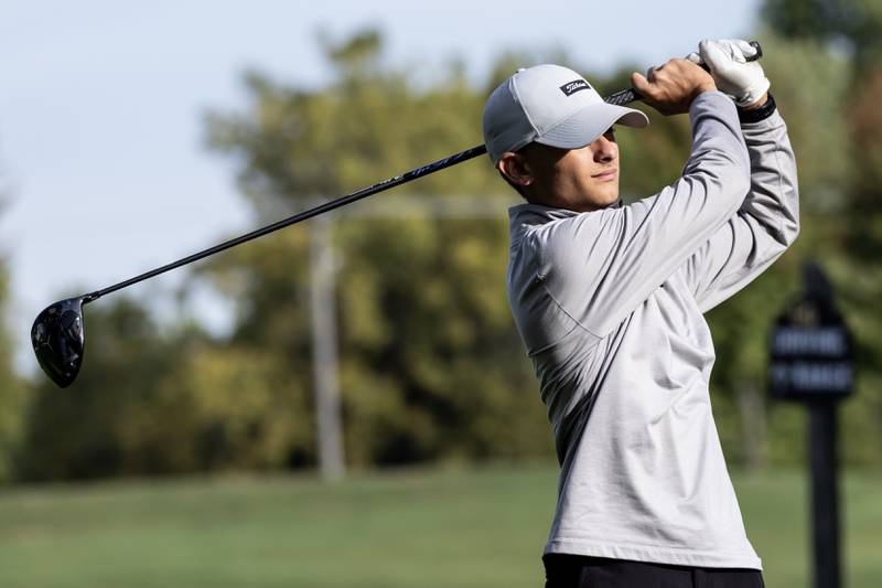 Lincoln-Way East’s Nico Mancini competes in the IHSA Boys’ Class 3A Regional at Green Garden in Frankfort on Oct. 1, 2025.