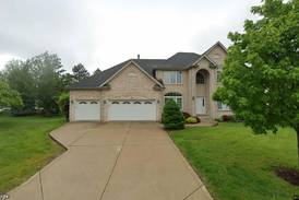 Single-family home sells in Bolingbrook for $500,000