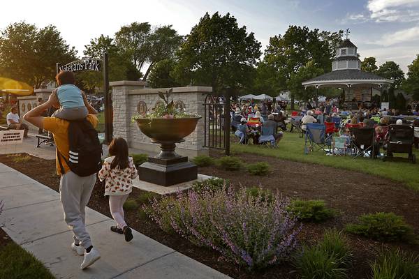 5 things to do in McHenry County: Pearl Street Market, 4th Fridays at The Dole & more this weekend