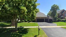 Single-family home sells in Naperville for $830,000