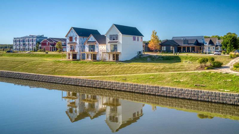 Heritage Harbor Resort on the Illinois River in Ottawa