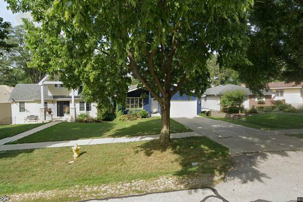 Single-family home sells in Downers Grove for $715,000