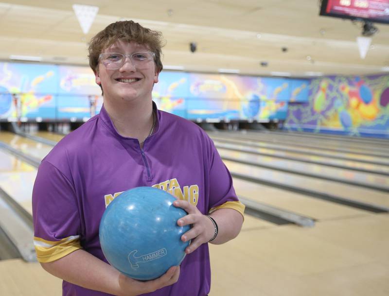 Mendota's Landon Bauer is the 2023-2024 boys bowler of the year.