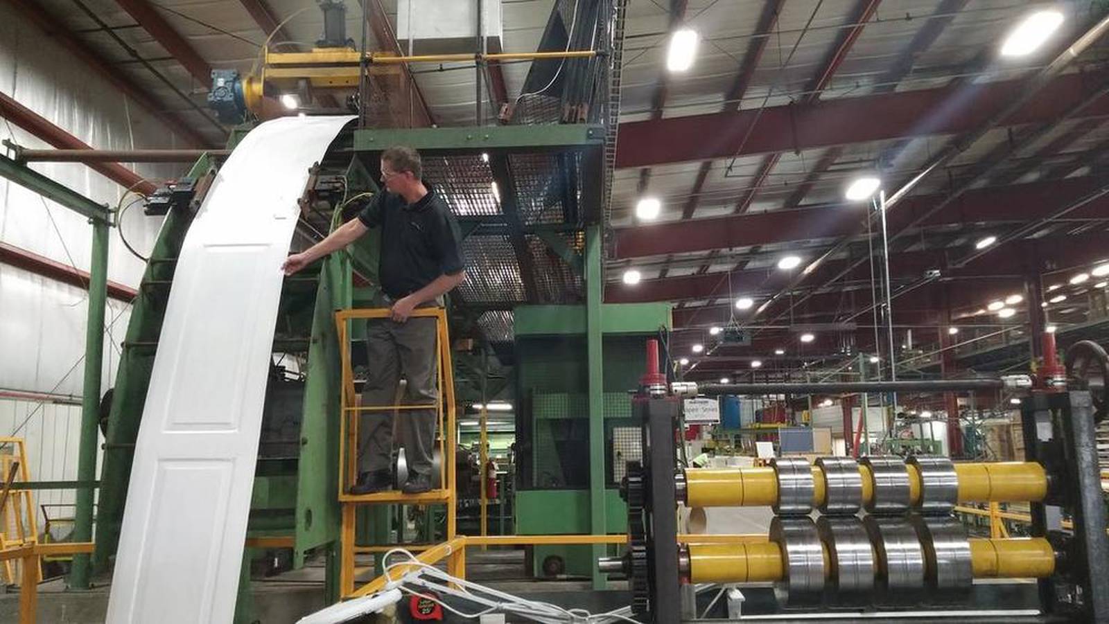 Raynor workers donate 2,500 to Dixon food pantry Shaw Local