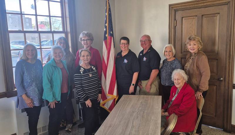 The Princeton-Illinois chapter of the Daughters of the American Revolution hosted Rodney Johnson of “Flags of Freedom” at their Nov. 1 meeting.