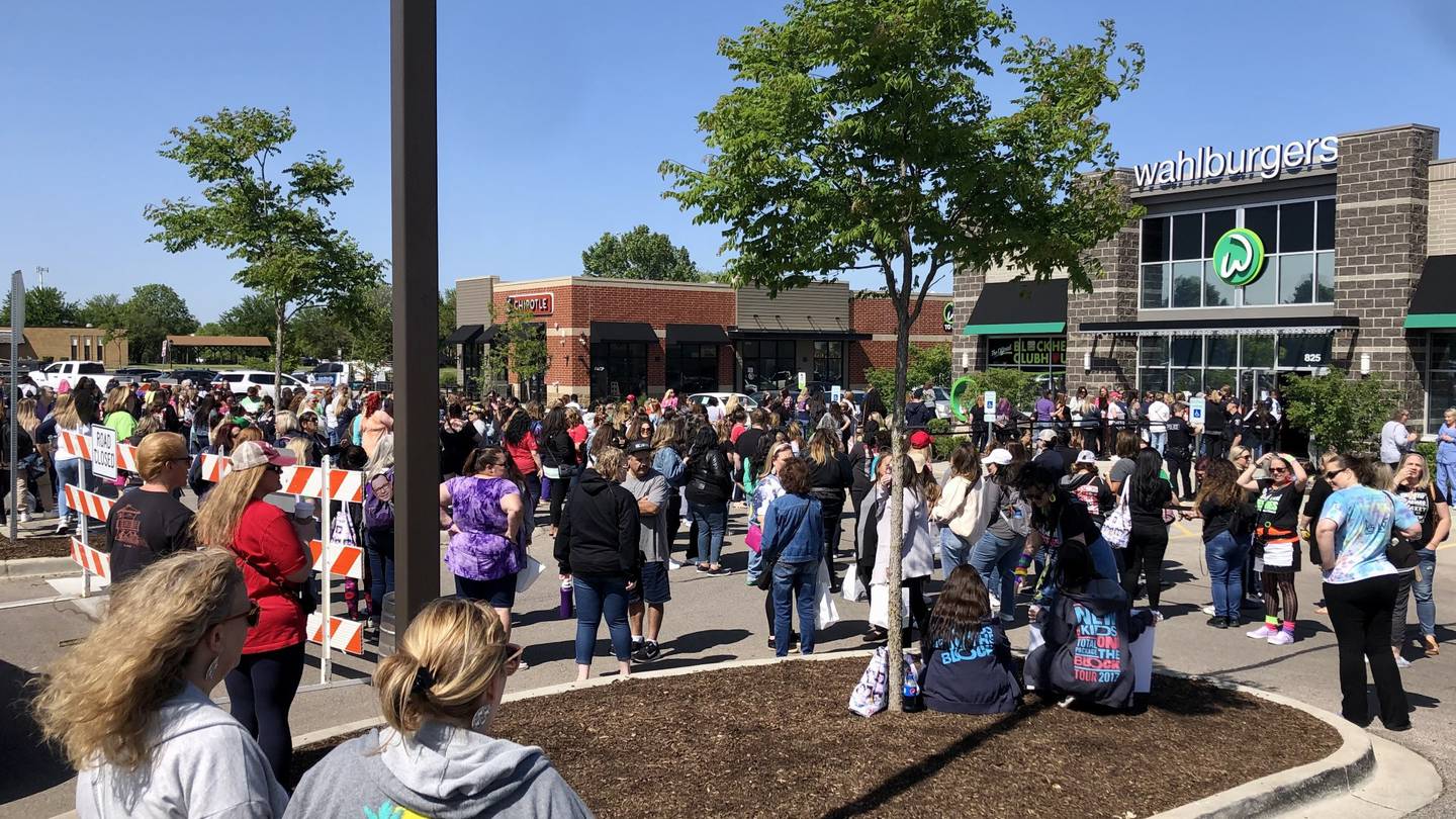 Roughly 500 people came to the St. Charles Wahlburgers Thursday afternoon May 25, 2023, for a Wahlcon pre-party event.