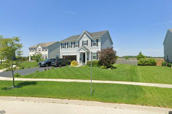 Single-family home in Oswego goes for $430,000