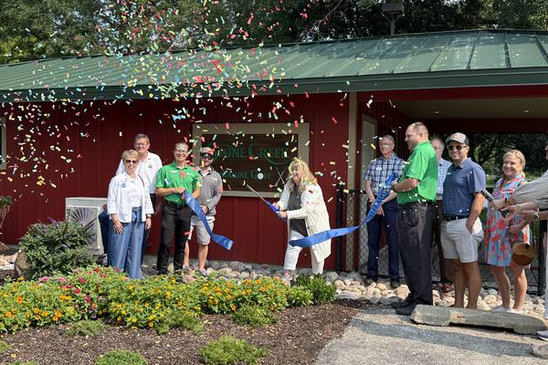 Geneva Chamber celebrates Stone Creek Miniature Golf’ new Welcome Hut