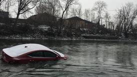 State police investigating fatal crash into Des Plaines River