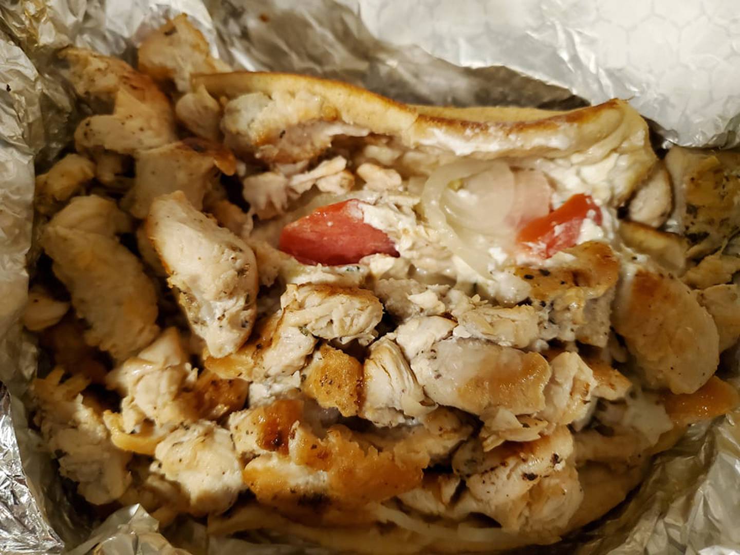 The chicken pita at Johnny’s Beef & Gyros in Joliet had chicken meat that was tenderful and flavorful. It came with cucumber sauce, which complemented it well.