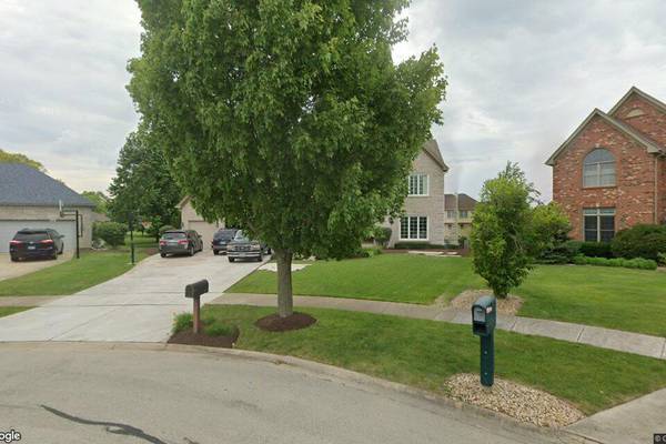 Single-family home in Naperville goes for $857,500