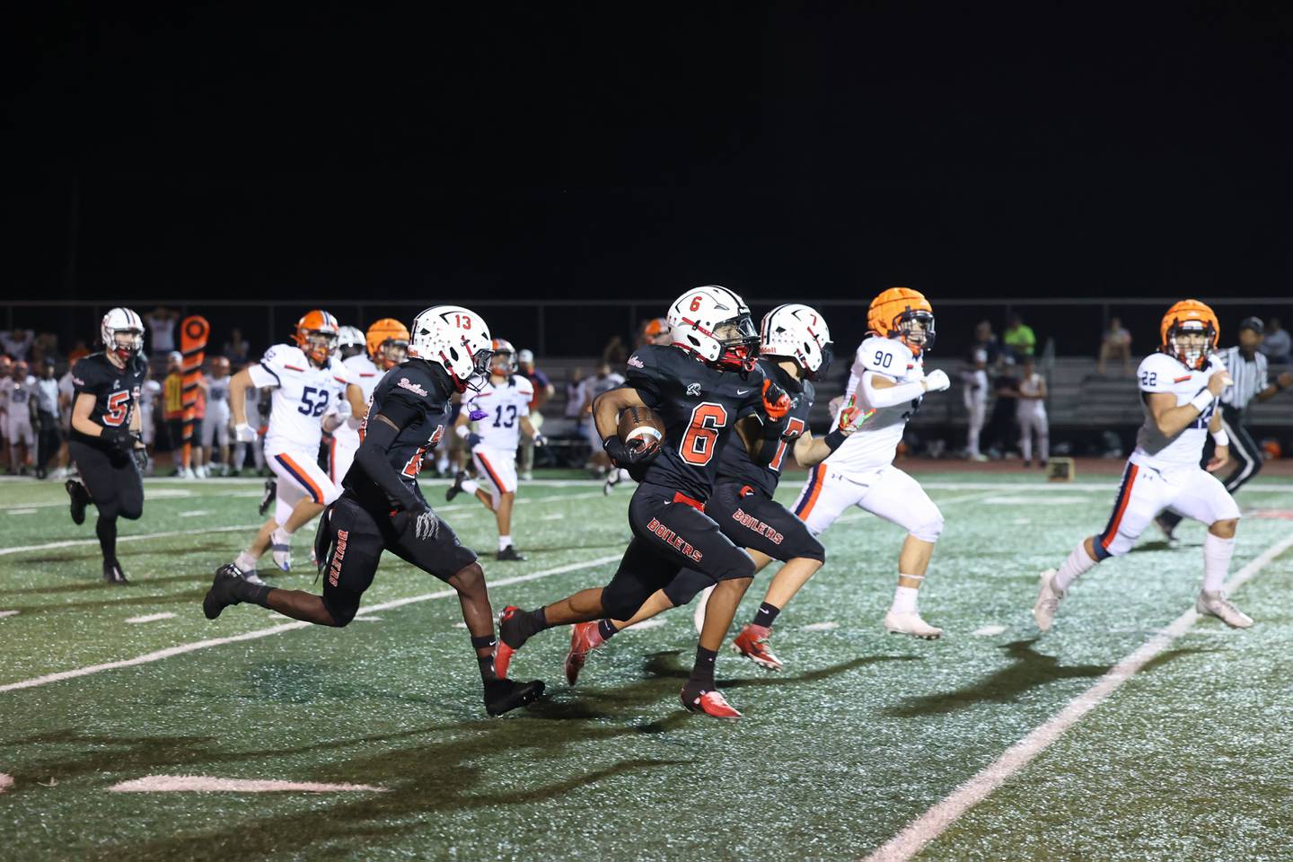Bradley-Bourbonnais' Rontez Smith runs the ball for a touchdown during the Boilermakers' victory over Stagg on Friday, Sept. 26, 2025.