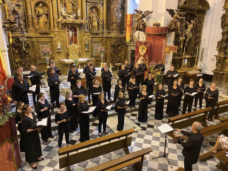 The St. Charles Singers (shown), led by founder and music director Jeffrey Hunt, will open its 41st concert season in October with “Time to Explore,” a program that illuminates how classical composers have availed themselves of folk melodies.