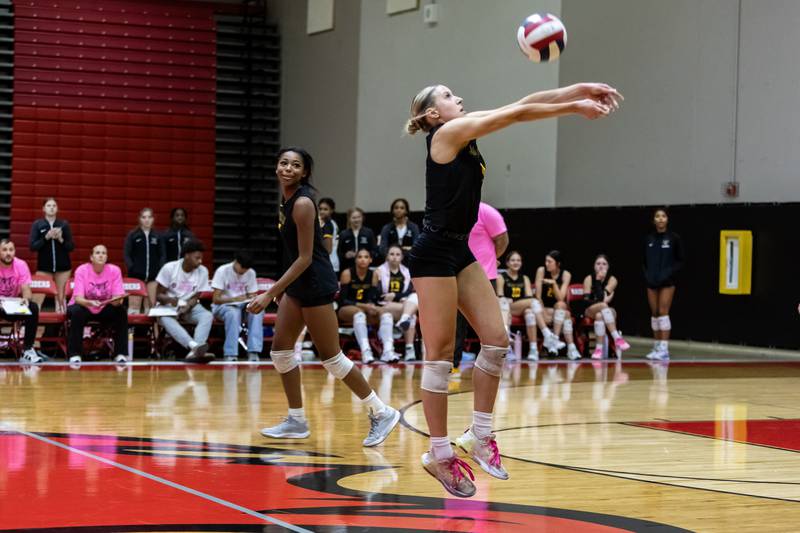 Joliet West's Lina Govoni makes a nice save during a varsity volleyball game against Bolingbrook at Bolingbrook on Oct. 16, 2025.