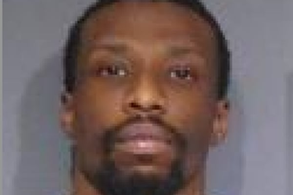 Downers Grove man who fled Kendall County Courthouse on domestic battery warrant apprehended