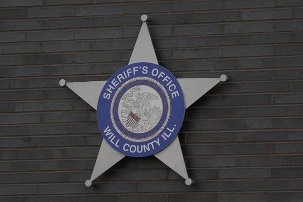 73-year-old woman robbed at gunpoint inside Homer Glen home