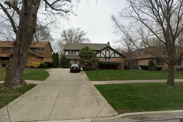 Single-family home in Hinsdale goes for $1.16 million