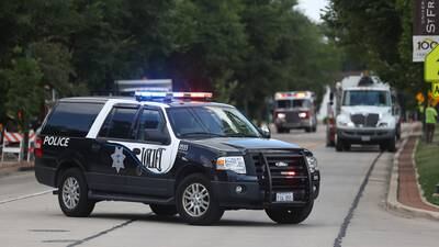 Joliet police pursue 5 burglary suspects, shelter in place issued