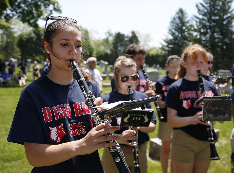 Crystal Lake Memorial Day parade, service draw crowd despite heat