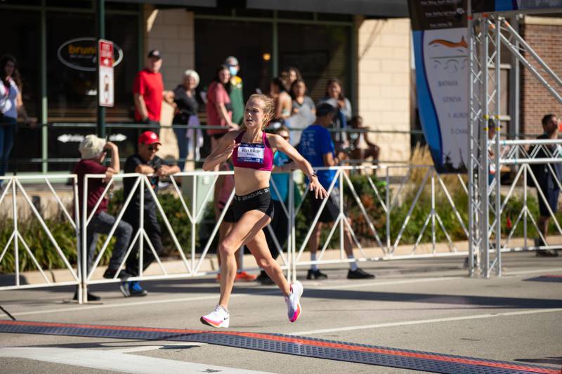 Photos Fox Valley Marathon Races travel through the TriCities Shaw