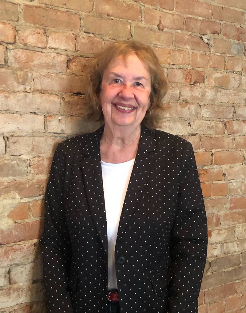 The Friends of the Princeton Public Library presented Linda Englehart the Betty Pretzch Memorial Volunteer of the Year Award.