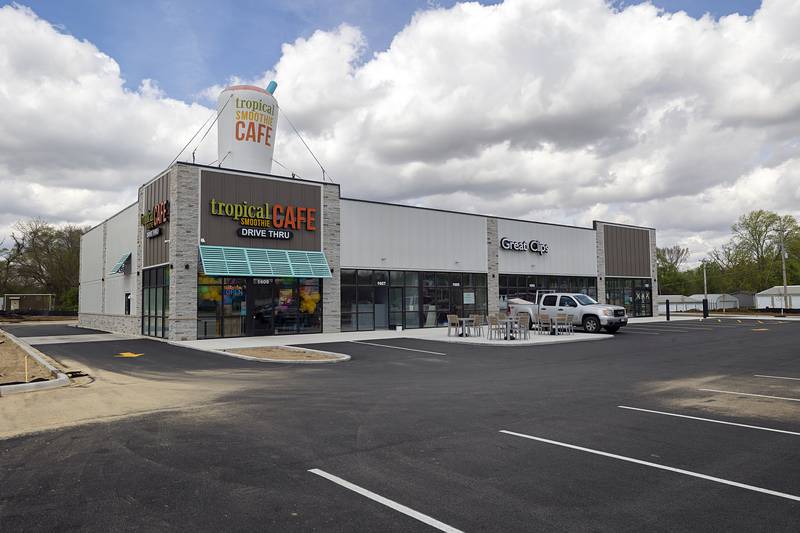 Tropical Smoothie is the latest addition to a multi-tenant building in the Gateway Project in Dixon.