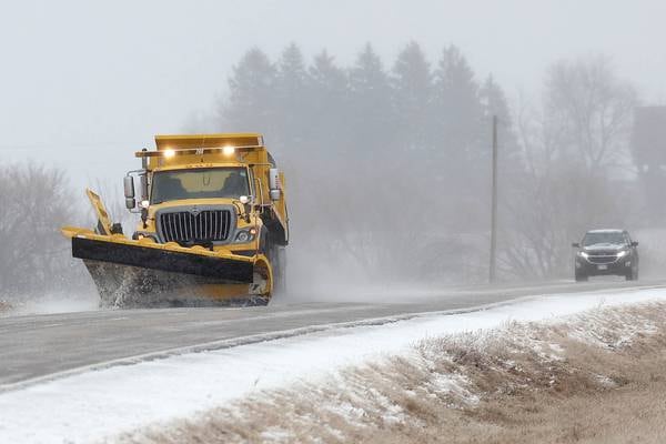 Two people hurt in 6 weather-related crashes Wednesday in DeKalb County