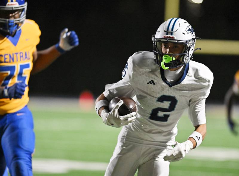 Plainfield South's Liem Sesta (2) in action during the conference game against Joliet Central on Friday, OCT. 17, 2025, at Joliet.