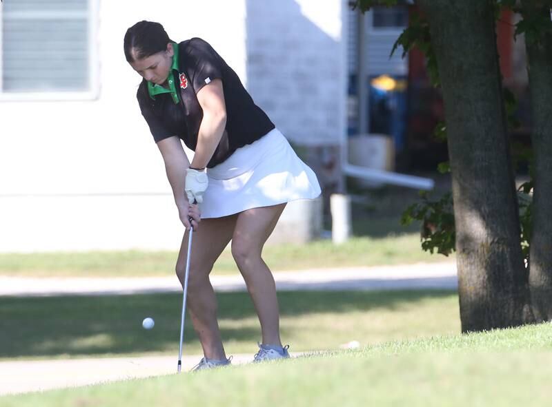 L-P's Allie Thome gets out of the bunker during a golf meet against Ottawa on Wednesday, Sept. 13, 2023 at Senicas Oak Ridge Golf Course in La Salle.