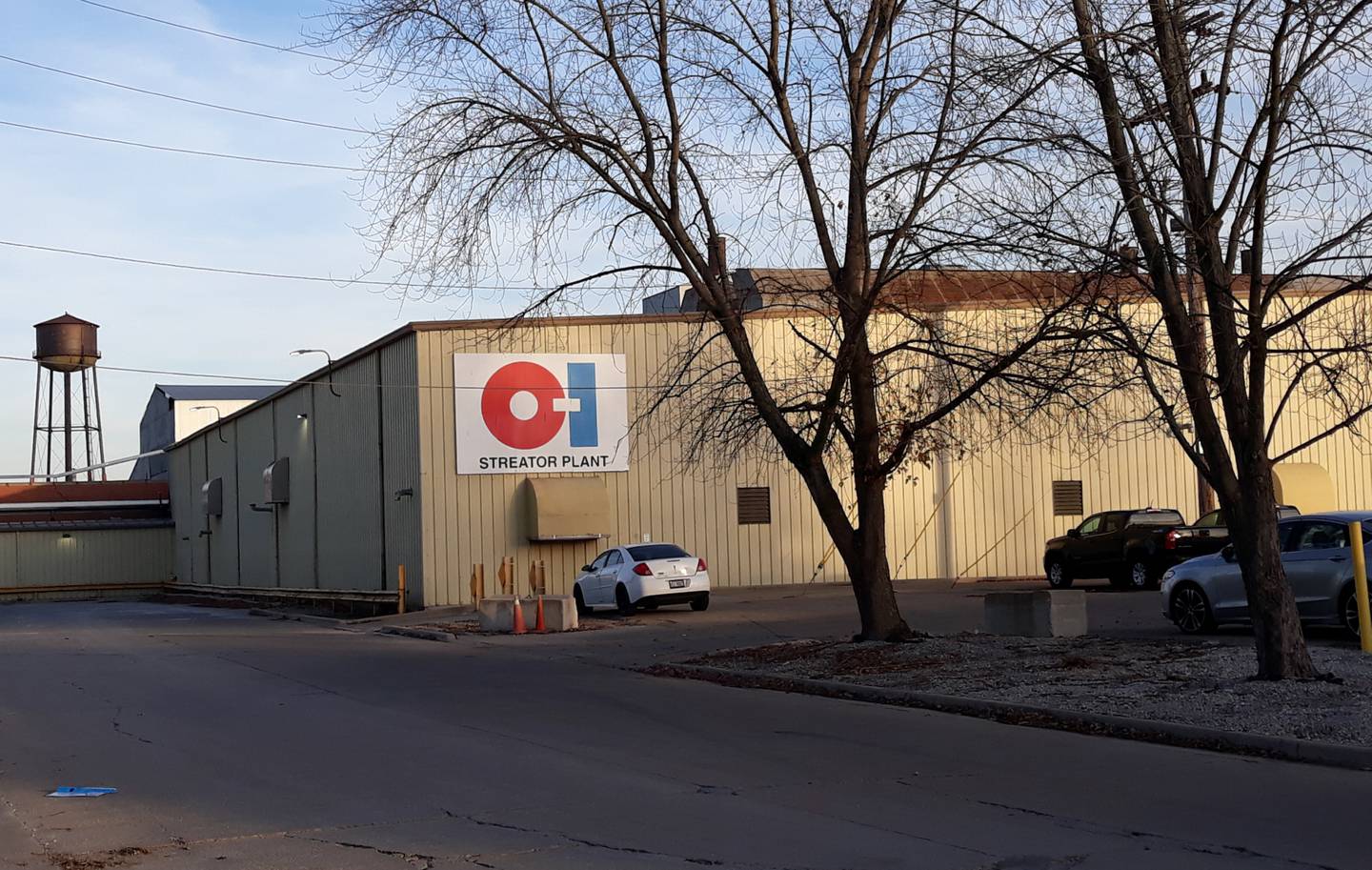 Owens-Illinois glass factory in Streator is expected to lay off a number of employees Jan. 1, after announcing one of its two furnaces will be shut down.