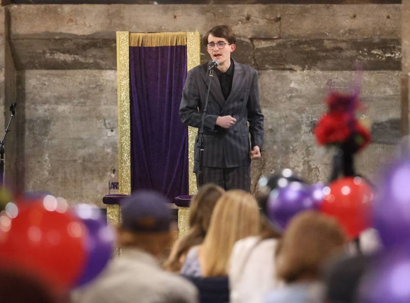 Spencer Kain, a senior at Mendota High School, sings during the 9th annual NCI Artworks Mad Hatter Ball on Friday, Jan. 16, 2026 at the Westclox Event Center in Peru. Kain, participates in choir, band, theater, cross country, track and Scholastic Bowl. Kain will represent Mendota in the Illinois Music Education Association All-State choir this month.