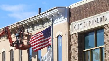 Photos: Mendota Chamber of Commerce building gets new coat of paint