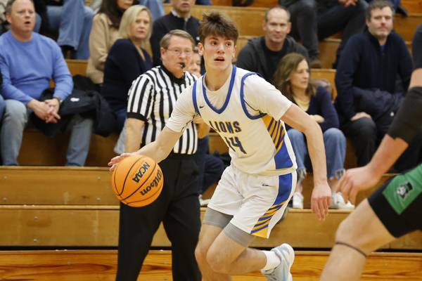 Suburban Life boys basketball notebook: Lyons, after some growing pains, back in the hunt for WSC Silver title