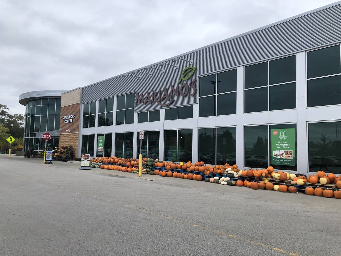 The Crystal Lake Mariano's, 105 Northwest Highway, on Oct. 17, 2022. The franchise location sold for $36 million last week, a 41% increase over its initial value.