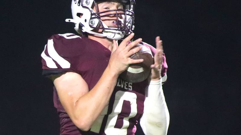Prairie Ridge’s Owen Satterlee reels in a touchdown reception against Vernon Hills in IHSA football Class 5A first-round playoff action at Prairie Ridge High School in Crystal Lake on Friday, October 31, 2025.