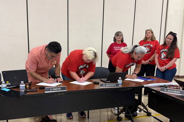 Joliet District 86 approves new teachers contract