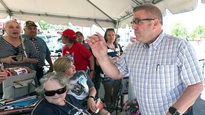 Republican Darren Bailey makes campaign stop in Sycamore; talks gas prices