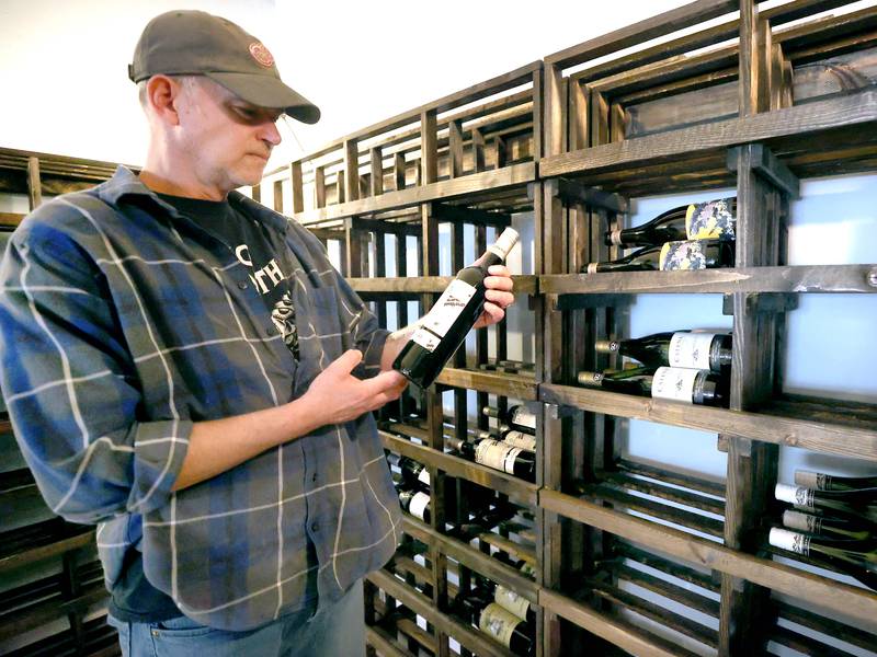 City of DeKalb supports Class VI wine bar with $6.3K grant