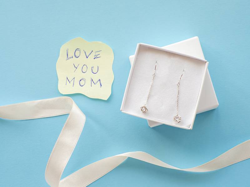 D & D Jewelers - Celebrate Mother's Day with Timeless Gifts — And Don’t Forget Grandma