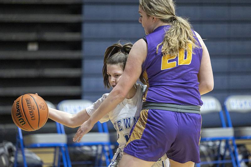 Newman’s Helen Papoccia collides with Mendota’s Reanna Brant Monday, Dec, 12, 2022.