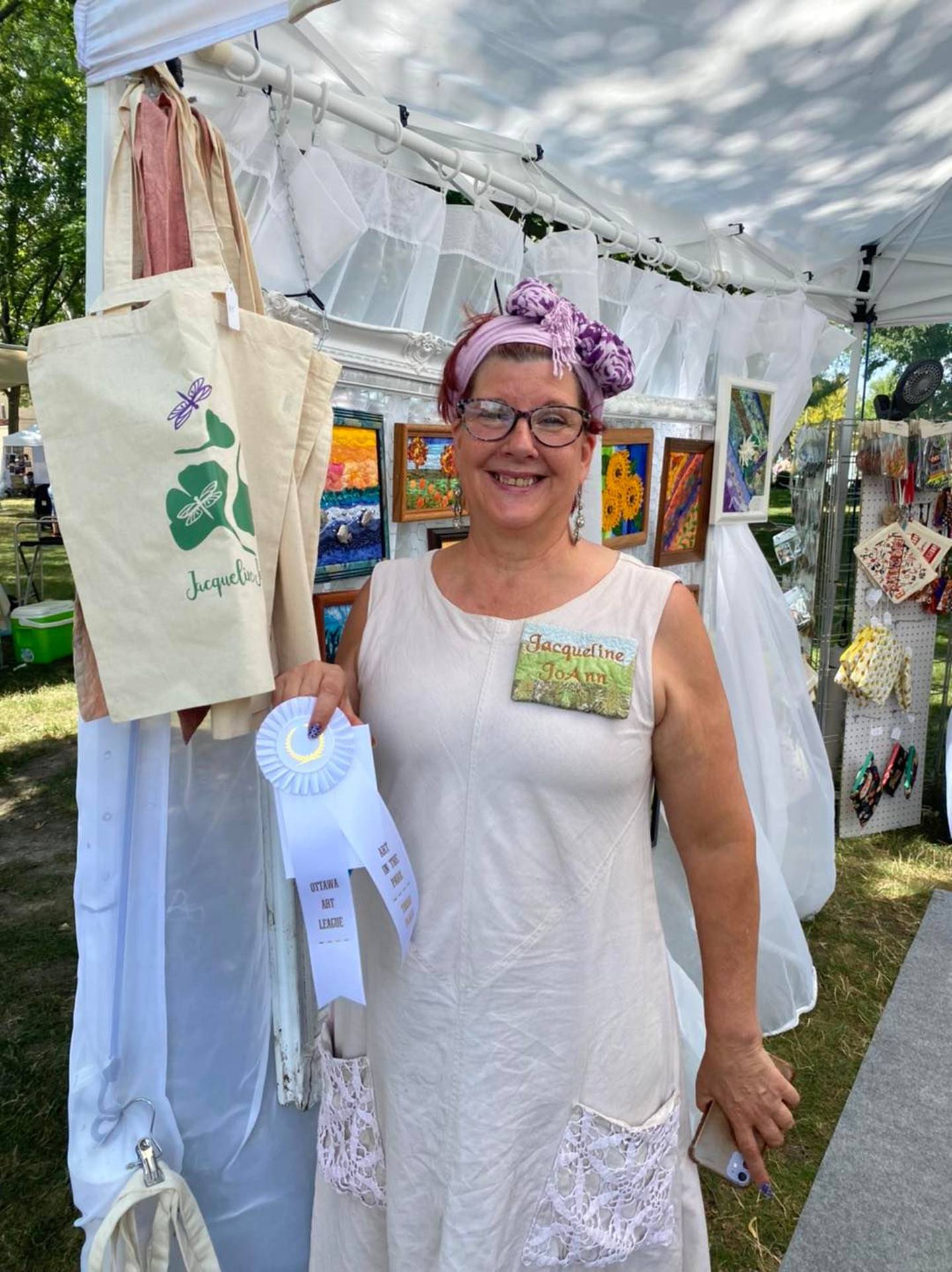Jacqueline JoAnne received third place honors at the 2022 Art in the Park show at Washington Square in Ottawa.