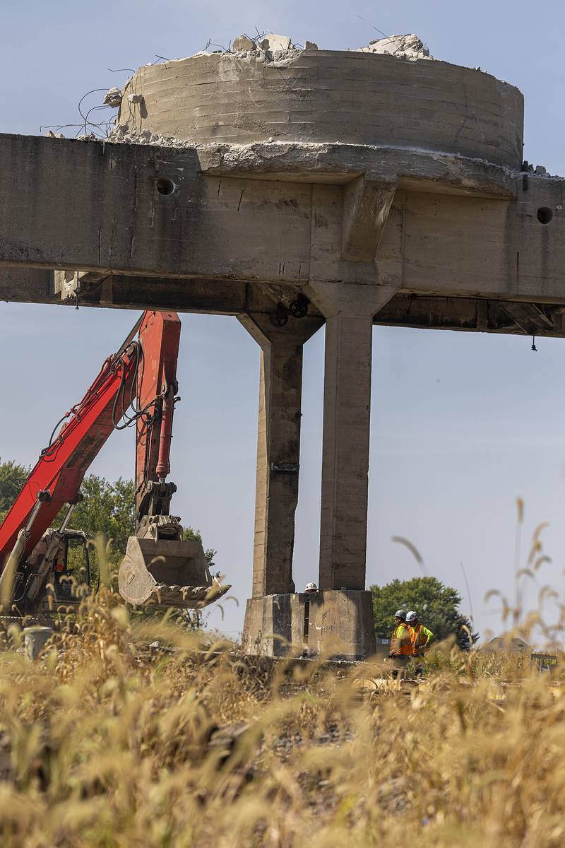 Demo work continues on the Nelson coal tower Wednesday, Sept. 17, 2025.