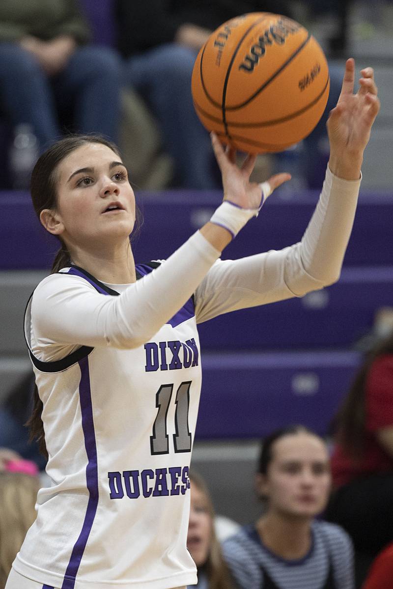 Dixon’s Kiley Gaither puts up a shot against Oregon Thursday, Jan. 15, 2026.