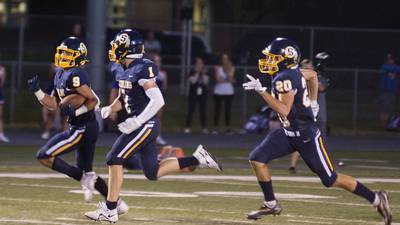 Explosive first-half offense, stout defense lead Sterling in rout of Lakes
